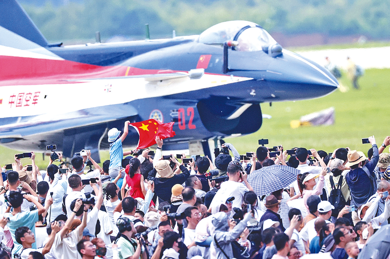 少萝美女曰逼长春航空展迎来首个公众日